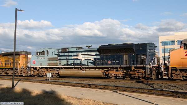 UP1982 (SD70ACe)