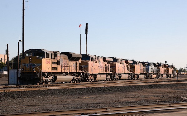 UP8646 (SD70ACe) - UP7429 (C45ACCTE) - UP7661 (C45ACCTE) - UP7621 (C44AC) - UP1982 (SD70ACe) - UP2573 (C45AH) - UP8018 (C45ACCTE)