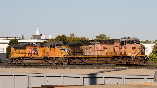 UP6620 (C44ACCTE) - UP8452 (SD70ACE)