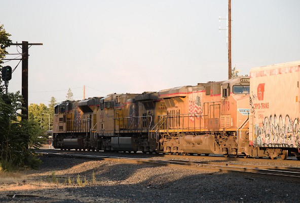 UP8457 (SD70ACE) - UP6868 (C44AC) - UP7778 (C45ACCTE)