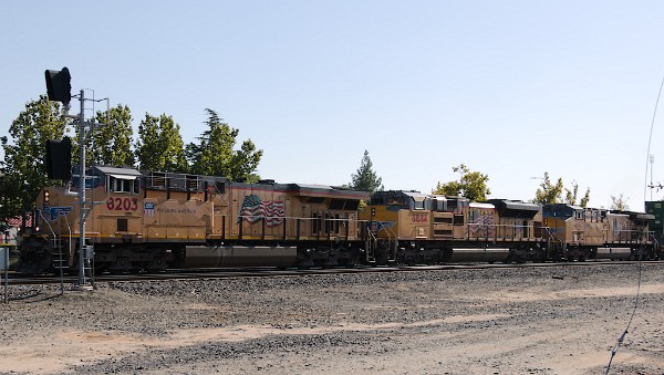 UP8203 (C45AH) - UP8844 (SD70AH) - UP6187 (C44ACM)