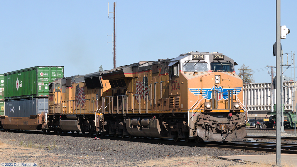 UP2704 (C45AH) - UP4989 (SD70M)