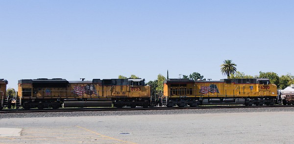 UP8753 (SD70ACe) - UP6290 (C44ACM)