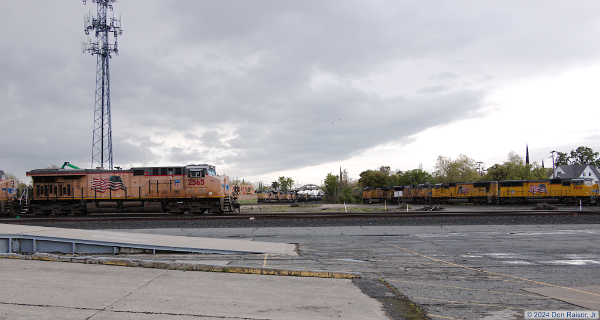 UP2565 (C45AH) -- UP8657 (SD70ACe) - UP8428 (SD70ACe) - UP5389 (C45ACCTE) - UP2609 (C45AH) -- UP9926 (SD59MX) - UP4560 (SD70M) - UP8654 (SD70ACe) - UP7184 (C44ACM)