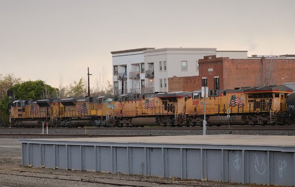 UP8657 (SD70ACe) - UP8428 (SD70ACe) - UP5389 (C45ACCTE) - UP2609 (C45AH)