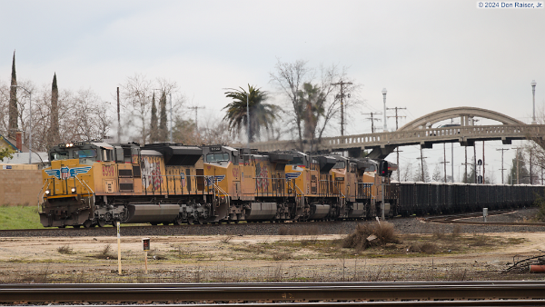 UP8599 (SD70ACe) - UP6329 (C44AC) - UP8405 (SD70ACE) - UP7002 (C44ACCTE) - UP2580 (C45AH)