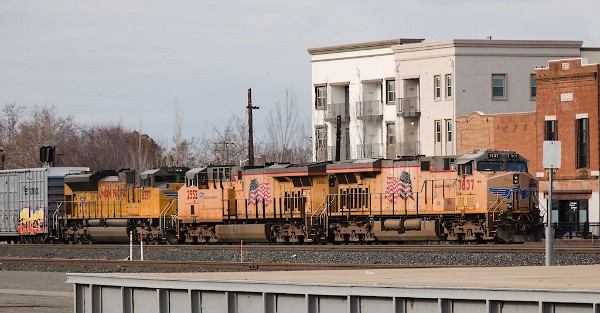 UP7837 (C45ACCTE) - UP2552 (C45AH) - UP8357 (SD70ACe)