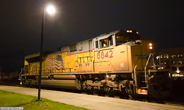 UP8842 (SD70AH)