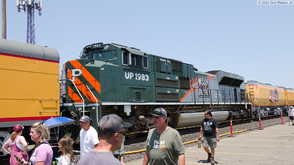 UP1983 (SD70ACe)