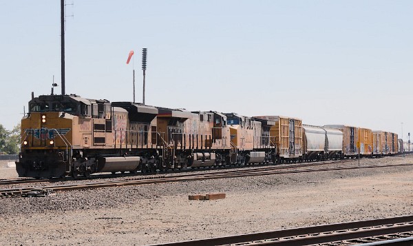 UP8893 (SD70AH) - UP8151 (C45AH) - UP7230 (C44ACM)