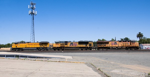 UP5939 (C44ACM) - UP8564 (SD70ACe) - UP2531 (C45AH)