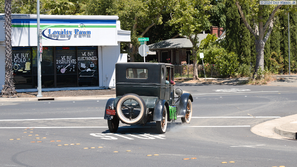 Hey, that's not a train! Part three. - A Stanley Steamer.