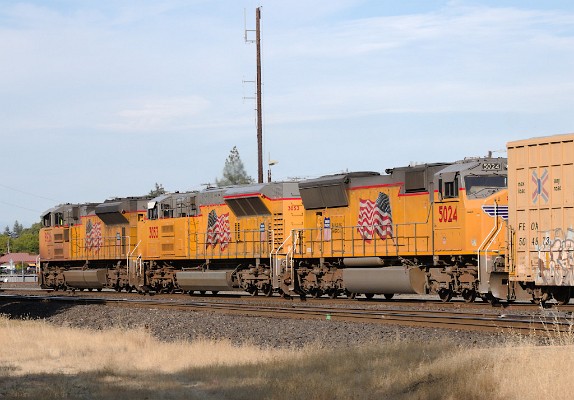 UP8926 (SD70AH) - UP3053 (SD70AH)* - UP5024 (SD70M)