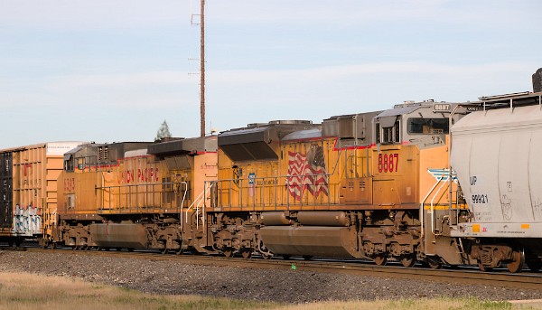 UP6393 (C44AC) - UP8887 (SD70AH)