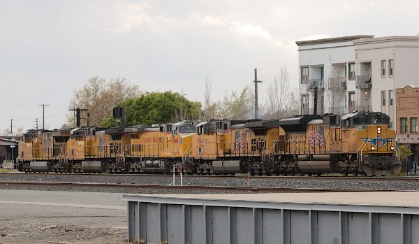 UP9011 (SD70AH) - UP6564 (C44ACCTE) - UP9644 (C44ACM) - UP7147 (C44ACM) - UP7052 (C44ACM)