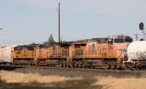 UP8841 (SD70AH) - UP5928 (C44ACCTE) - UP7886 (C45ACCTE)