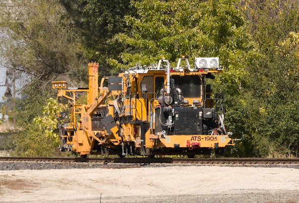 Union Pacific ATS-1905 - Harsco Tamper