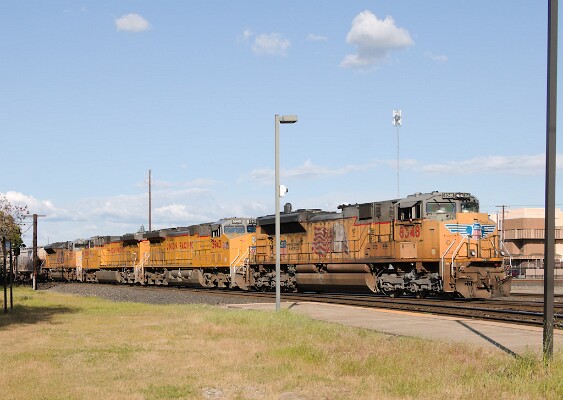 UP8348 (SD70ACe) - UP5943 (C44ACM) - UP5969 (C44ACM) - UP8850 (SD70AH)
