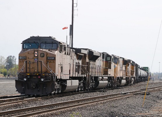 UP6551 (C44ACCTE) - UP8489 (SD70ACe) - UP4813 (SD70M) - UP5955 (C44ACM)
