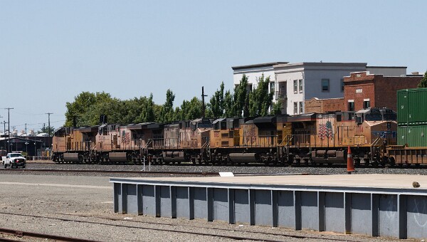 UP8158 (C45AH) - UP5342 (C45ACCTE) - UP5892 (C44ACCTE) - UP8883 (SD70AH) - UP7714 (C45ACCTE)